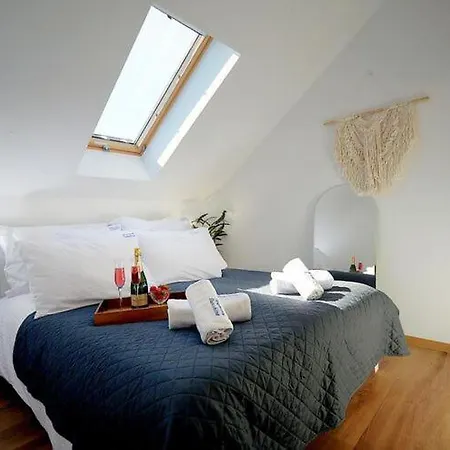 Spacious Homes With Terraces, 펜션 *