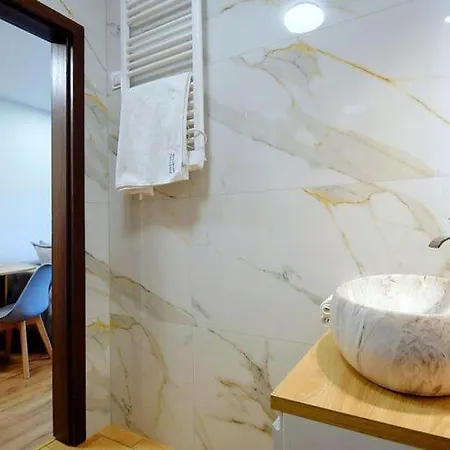 Spacious Homes With Terraces, 미엘렌코