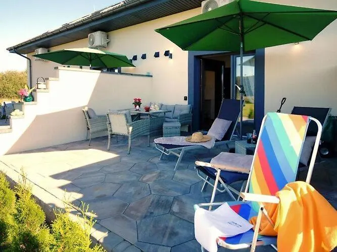 Nyaraló Spacious Homes With Terraces,